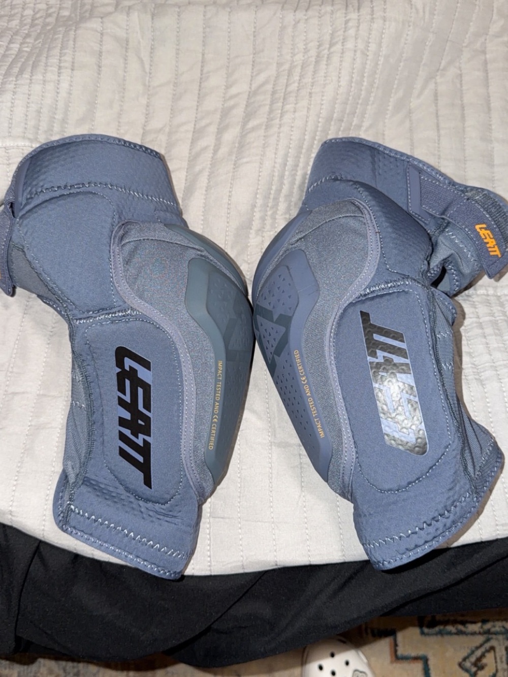 Leatt Men’s Blue Knee/Shin Guards